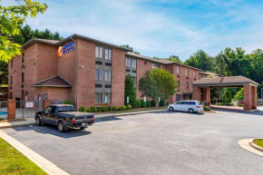 Отель Comfort Inn & Suites Lenoir Hwy 321 Northern Foothills  Ленуар